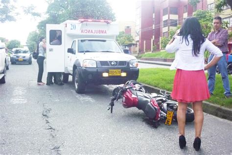 Motociclista Result Lesionado En Accidente De Tr Nsito