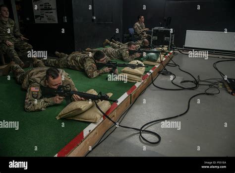 Army est 2000 hi-res stock photography and images - Alamy
