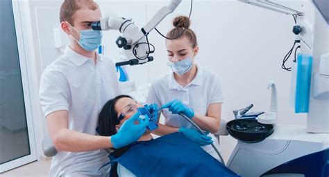 Endodoncja Leczenie Kana Owe Pod Mikroskopem Krak W