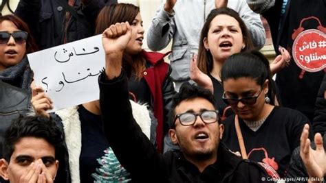 Protests Hit Tunisia For Third Night As Pm Warns Of Clampdown Ya Libnan