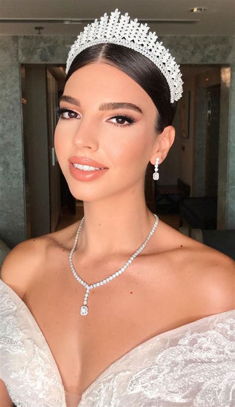Glamorous Wedding Makeup Dark Hair Nude Glam Look
