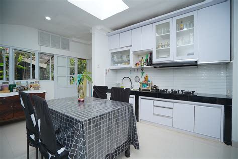 Inspirasi Keramik Lantai Dapur Paling Populer Pashouses