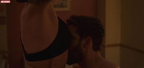 Perry Mattfeld nude pics página