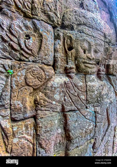 Le Temple Du Mont Bayon Temple De La Civilisation Khm Re Situ Sur Le