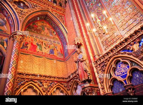 Francia Paris La Sainte Chapelle La Santa Capilla Y La Escultura