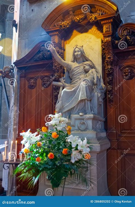 Statue De Notre Dame De Bon Port Nantes France Editorial Photography