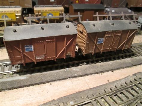 Rites Of Passage For A Model Railway 7 Brake And Goods Vans Reading