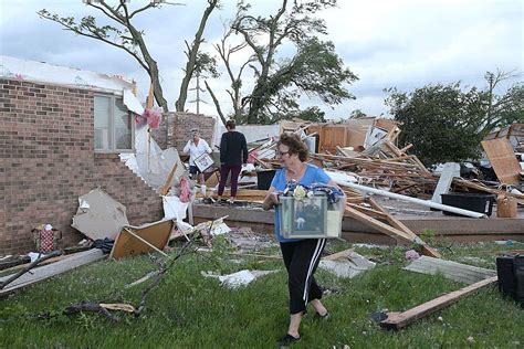 Iowa Tornado Kills Multiple People In Small Town Reduced To Rubble Gma News Online