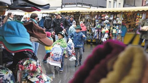 Regen An Der Chilbi Und Am Warenmarkt Appenzell Appenzell Ch