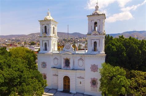 Rescatando la historia el nuevo Presbítero y el Archivo Histórico de