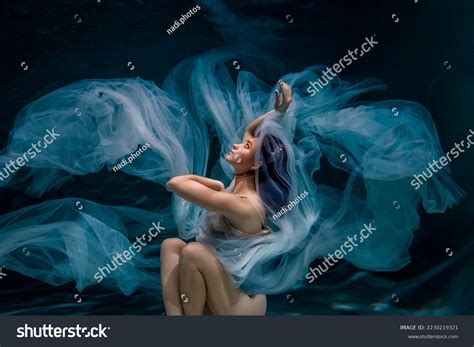 3,841 Underwater Portrait Dress Woman Images, Stock Photos & Vectors ...