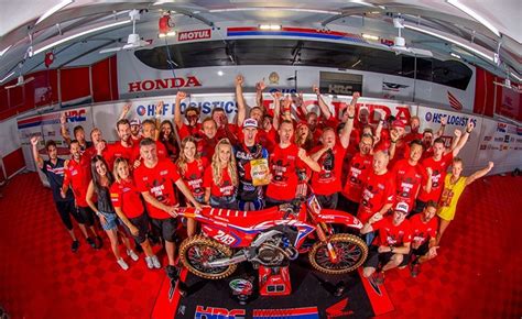 Tim Gajser Vence O T Tulo Do Campeonato Mundial De Motocross Da Fim Em