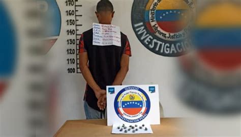 Arrestan A Hombre Con Droga Cuando Caminaba Por El Sector Ezequiel