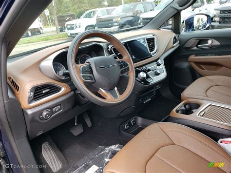 Deep Mocha Black Interior 2020 Chrysler Pacifica Limited Photo