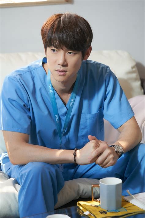 Yoo Yeon Seok Hospital Playlist Sing - Wallpaper