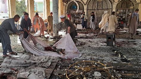 Afghanistan Au Moins 50 Morts Dans Un Attentat Suicide Contre Une Mosquée