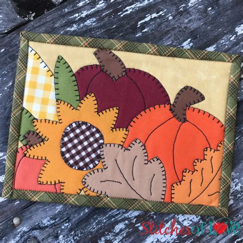 Fall Glory Mug Rug For October 2017 Mug Rug Patterns Fall Sewing Fall Quilts