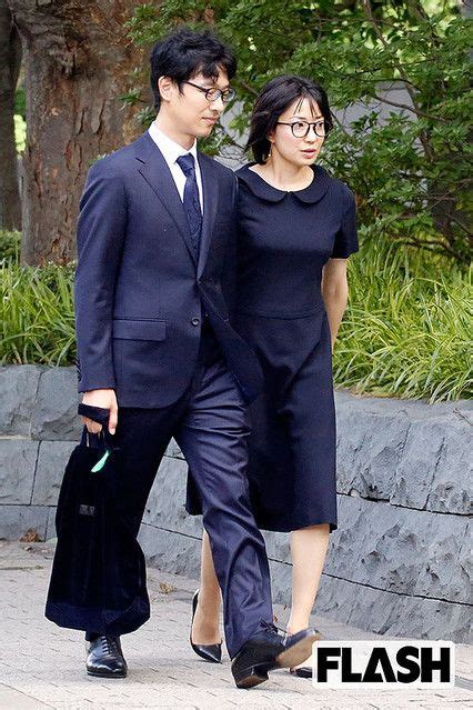 堺雅人と菅野美穂、結婚6年目でも夫婦仲良し 「イクメン」の顔も ライブドアニュース 菅野美穂 モデル 写真 ファッションのカップル