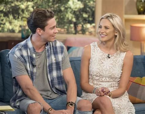 Stephanie Pratt And Joey Essex Have Steamy Snog In Pool On Their First Date Irish Mirror Online