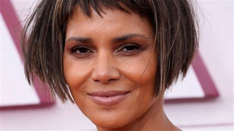 Halle Berry nie żałuje że zagrała w filmie Kobieta Kot Jedna z