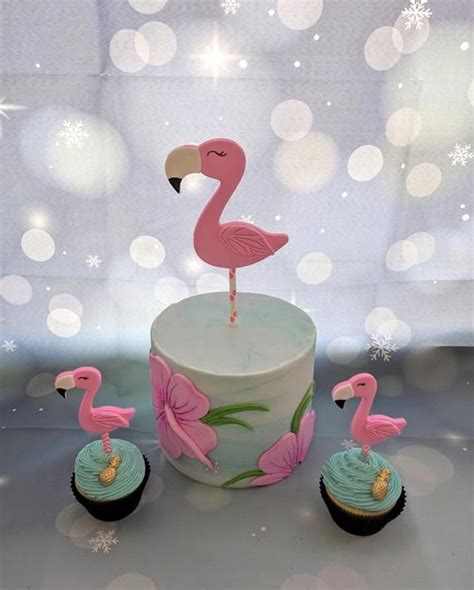 Fondant Flamingo Cake Topper Set And Flamingo Cupcake Toppers Etsy Flamingo Cake Topper