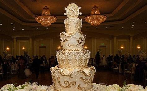 Here S What Makes A Cake Worth Million Dollars Luxury Cakes From