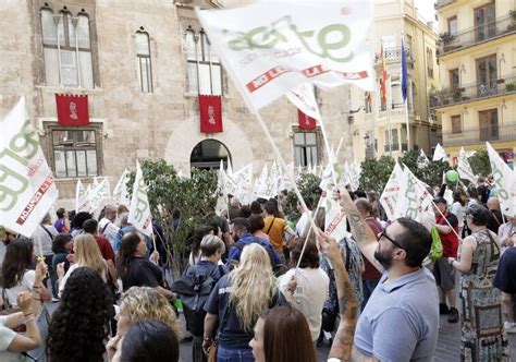 Salud Mental En Valencia La Protesta Por El Recorte De Ayudas En