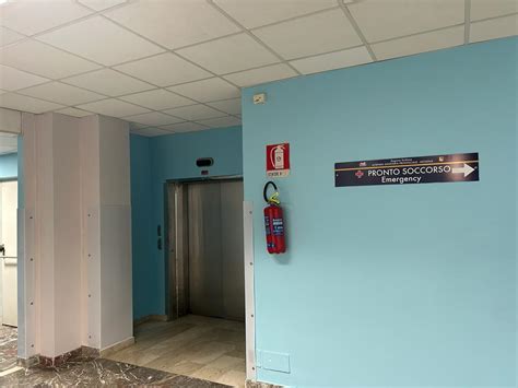 Milazzo Ospedale Allo Sfascio Guasti Ascensori Su E Carenza Di