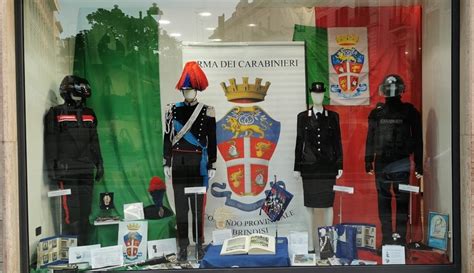 A Brindisi Le Uniformi Storiche Dei Carabinieri Raccontano La Storia