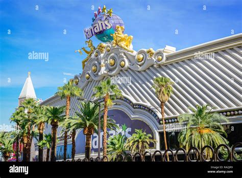 Entrance facade to Harrahs Las Vegas Hotel and Casino, an old school ...