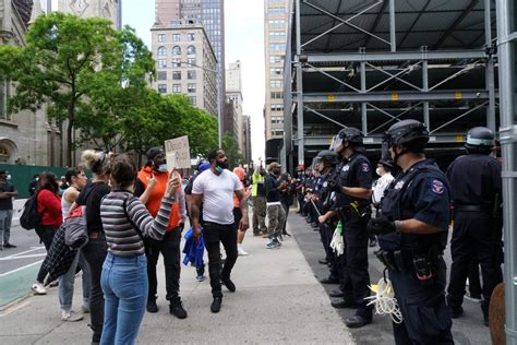 Live Updates Curfew Takes Effect In Nyc After Fifth Night Of Protests