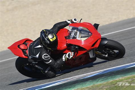 Probamos La Ducati Panigale V S Una Deportiva Con Cv Que Es A N