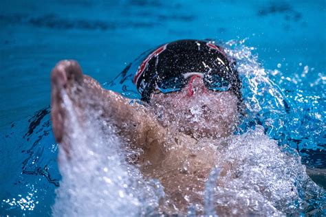 5 Ways to Optimize Your Backstroke Technique