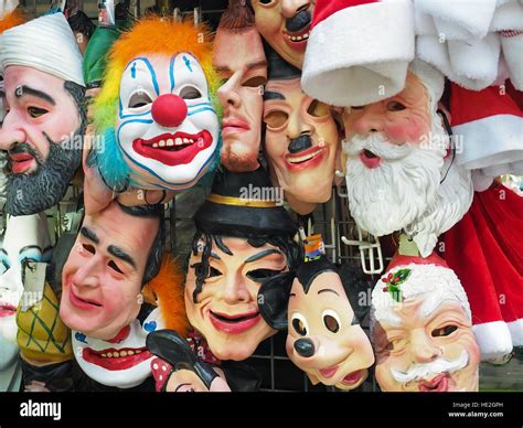 Lustige Masken Fotos Und Bildmaterial In Hoher Aufl Sung Alamy