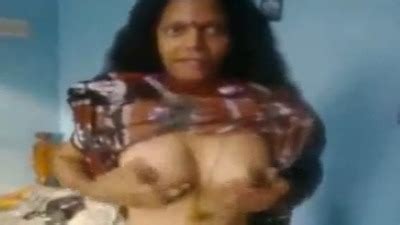 Tiruppur Real Housewife Sexy Talking Blowjob Seiyum Sex Video