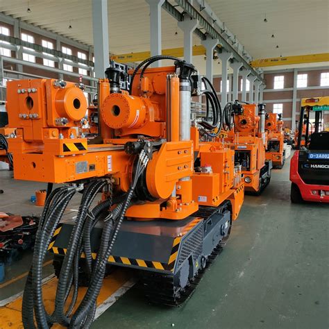 Crawler Type Self Propelled Hydraulic Drilling Rig With A Drilling