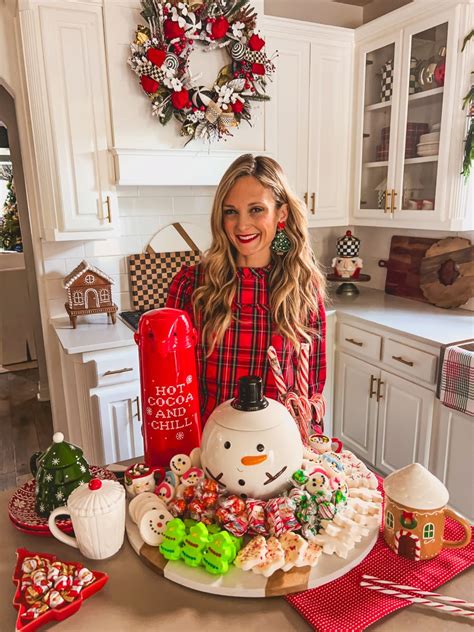 You Will Love This Festive Holiday Hot Cocoa Board