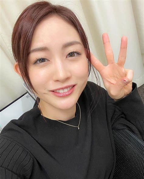 新井恵理那さんのインスタグラム写真 新井恵理那instagram 「3のゾロ目が出ました 年齢に相応しい大人力と、年齢不相応な美や健康