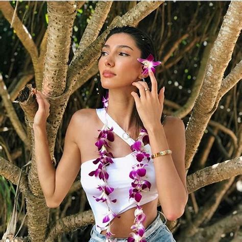 Hoa hậu Tiểu Vy đọ bikini rực lửa với các đối thủ nặng ký ở Miss World