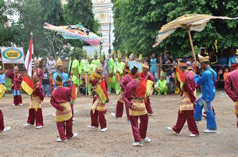 Kesenian Dan Sejarah Kalimantan Selatan Sinoman Hadrah