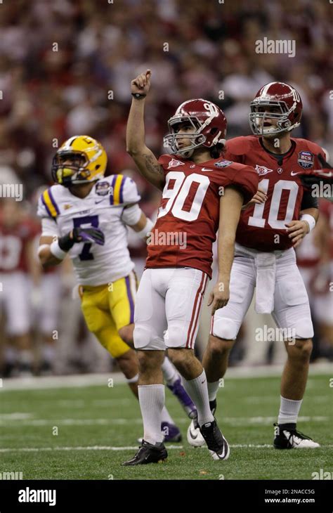 Alabama Crimson Tide Jeremy Shelley 90 Watches His Field Goal In Front