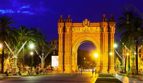 Barcelona Night Tour Bus: Barcelona's attractions, at night | Hola ...