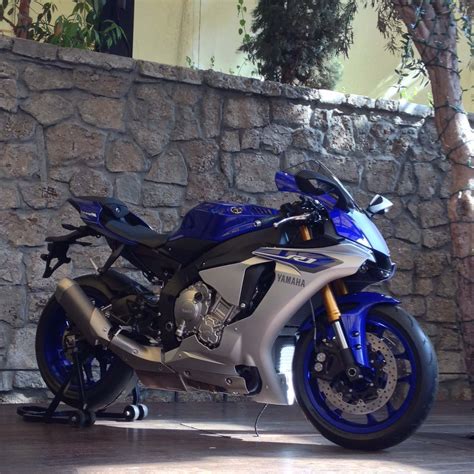 Here Are The First Photos Of The 2015 Yamaha Yzf R1 Asphalt And Rubber