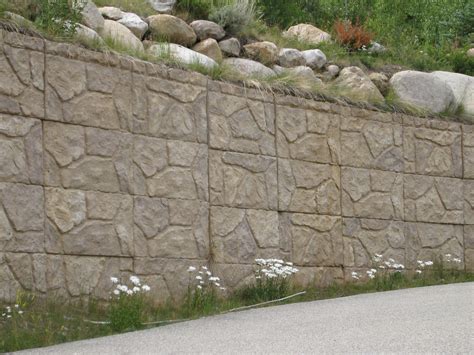 Precast concrete retaining wall blocks - globaldolf