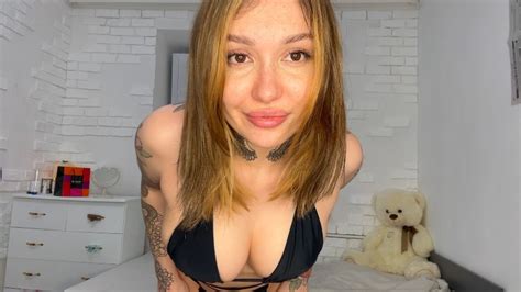 Darklatex Dancing In A Bikini Masturbating Through Panties Manyvids