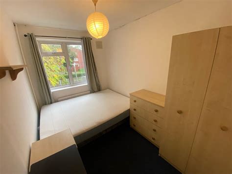 Double Room Clapham Battersea Available Now Room To Rent From