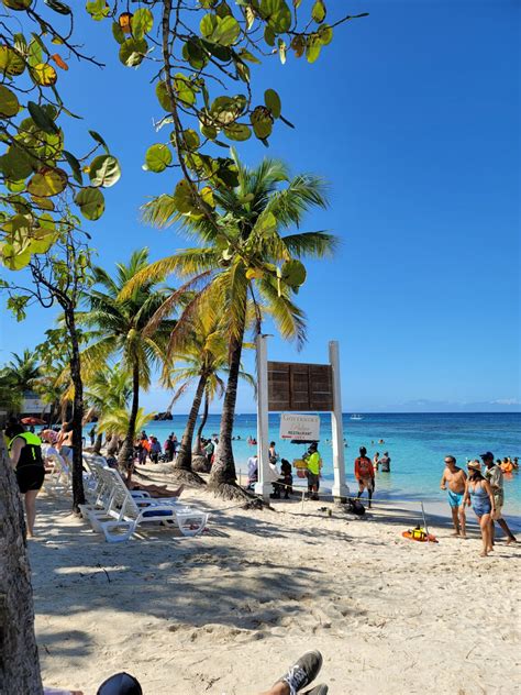 ROATAN, HONDURAS SNORKELING - Inspirational Travel Adventures