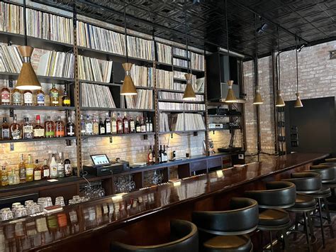 Photos — The Saturn Lounge