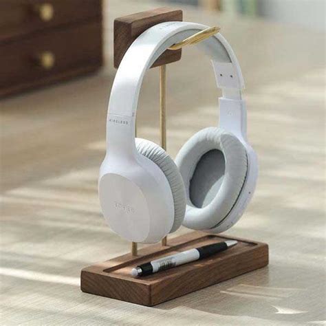 Handmade Wooden Headphone Stand With Usb Hub Gadgetsin