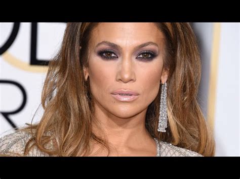 Jennifer Lopez Golden Globes 2022 Makeup